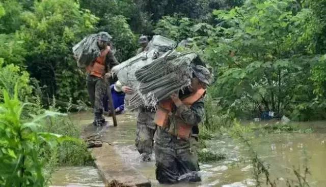 抗洪搶險(xiǎn) 抗洪搶險(xiǎn)